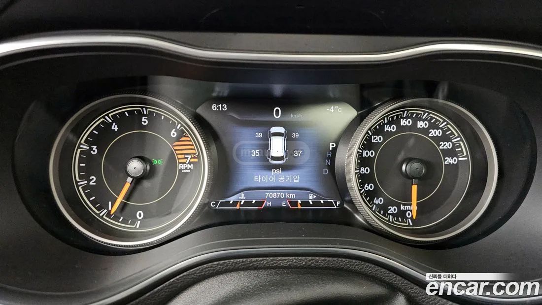 Jeep Cherokee - фото 8