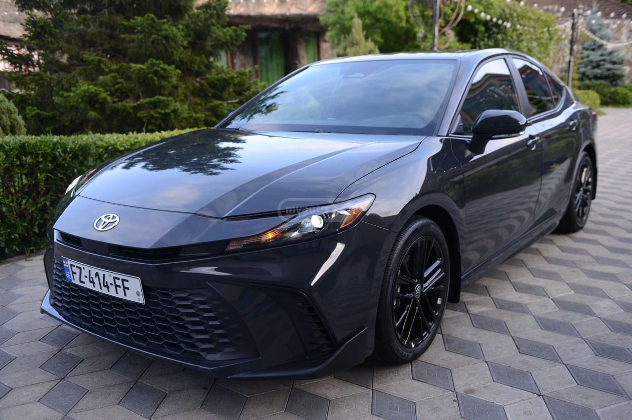 Toyota Camry - фото 3