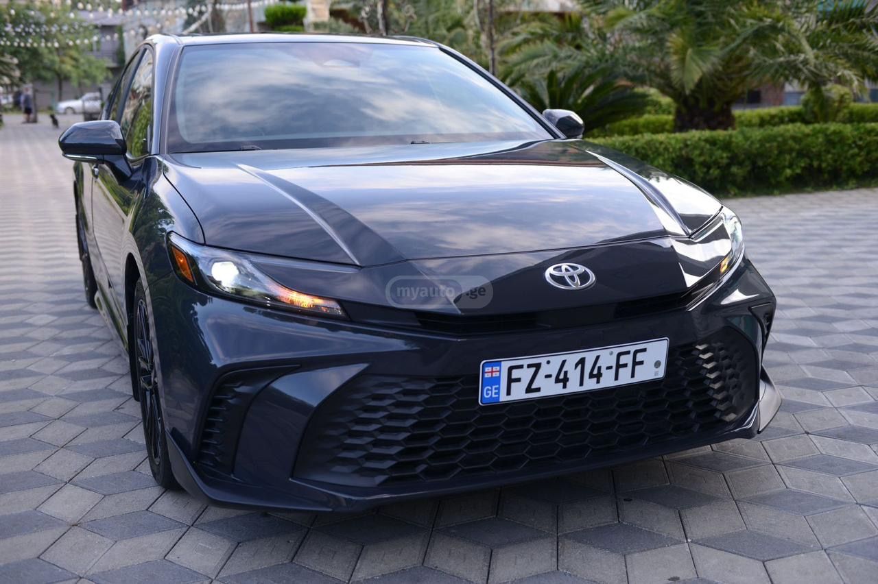 Toyota Camry - фото 4
