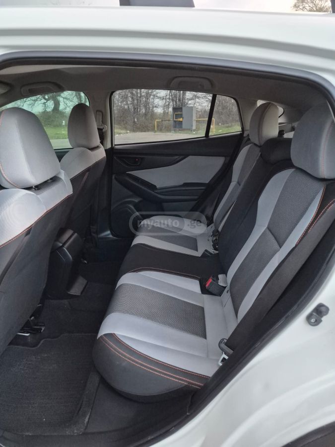 Subaru Premium 4dr All-Wheel Drive CV — миниатюра 11