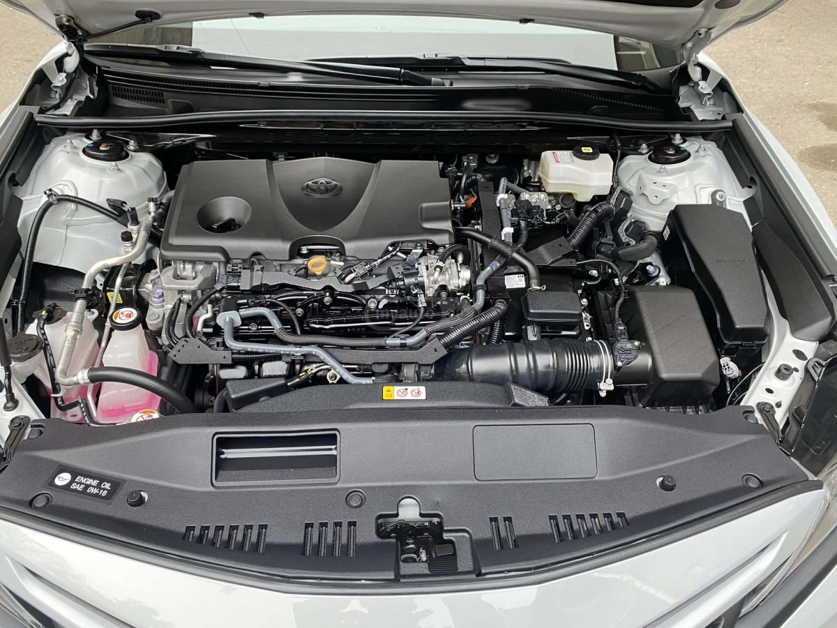 Toyota SE 4dr Front-Wheel Drive Sedan — миниатюра 14