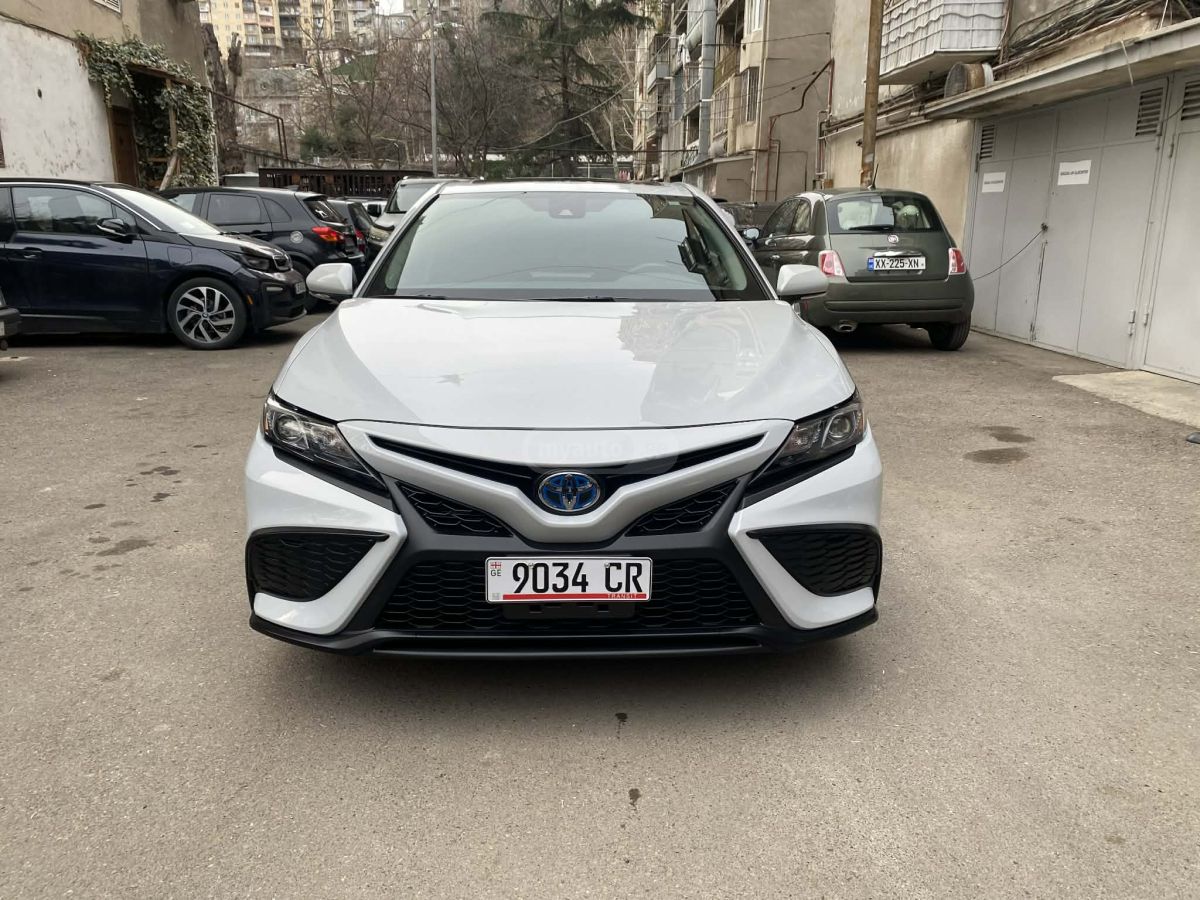 Toyota SE 4dr Front-Wheel Drive Sedan — миниатюра 2