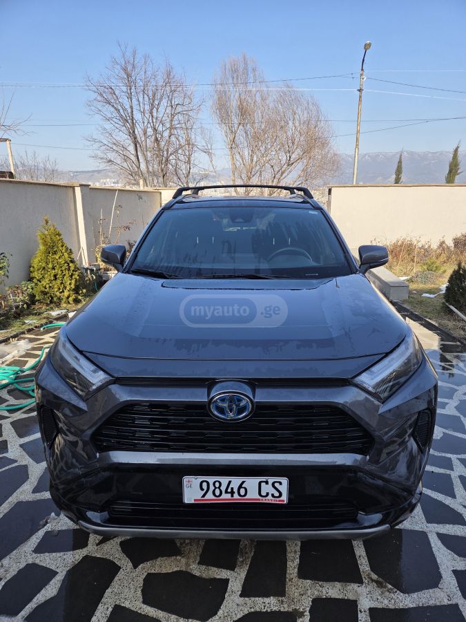 Toyota RAV 4 - фото 1