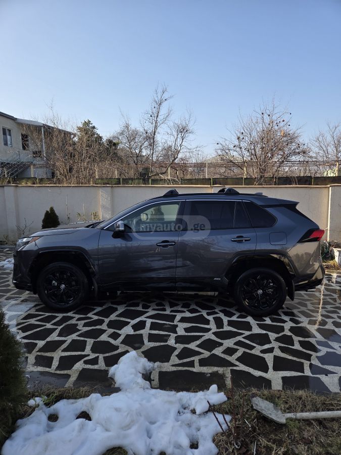 Toyota SE 4dr All-Wheel Drive CVT — миниатюра 7