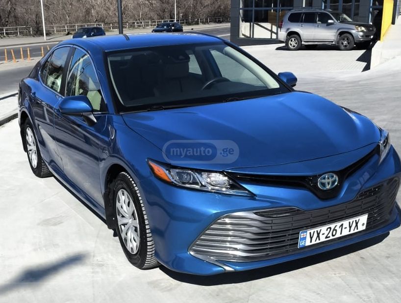 Toyota Camry - фото 2