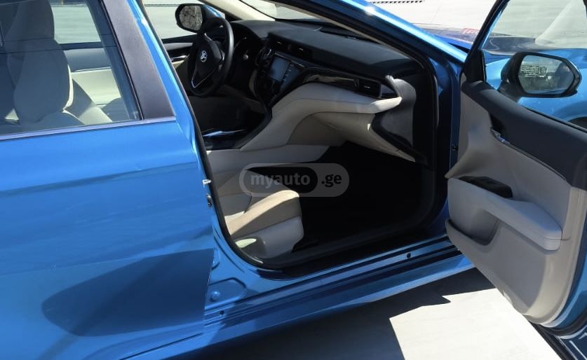 Toyota Camry - фото 5