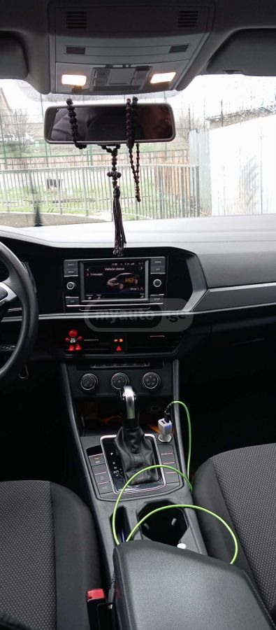 Volkswagen Jetta - фото 4