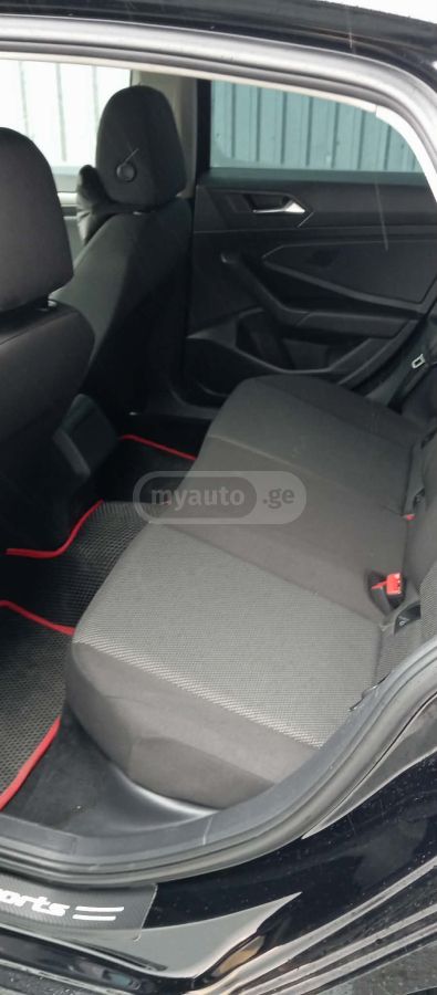 Volkswagen Jetta - фото 6