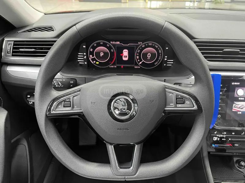 Skoda Superb 2024 — миниатюра 11