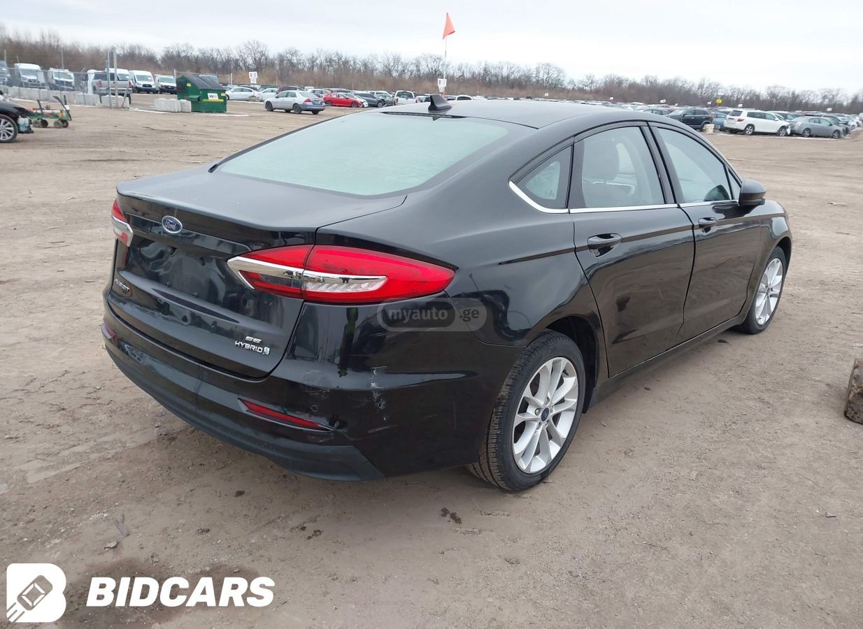 Ford Fusion - фото 1
