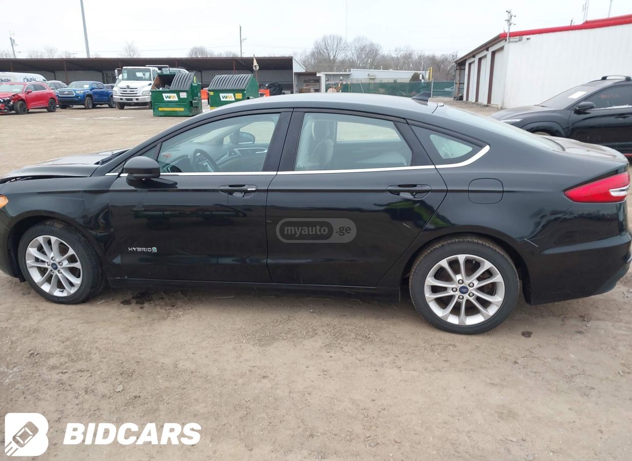 Ford Fusion - фото 2