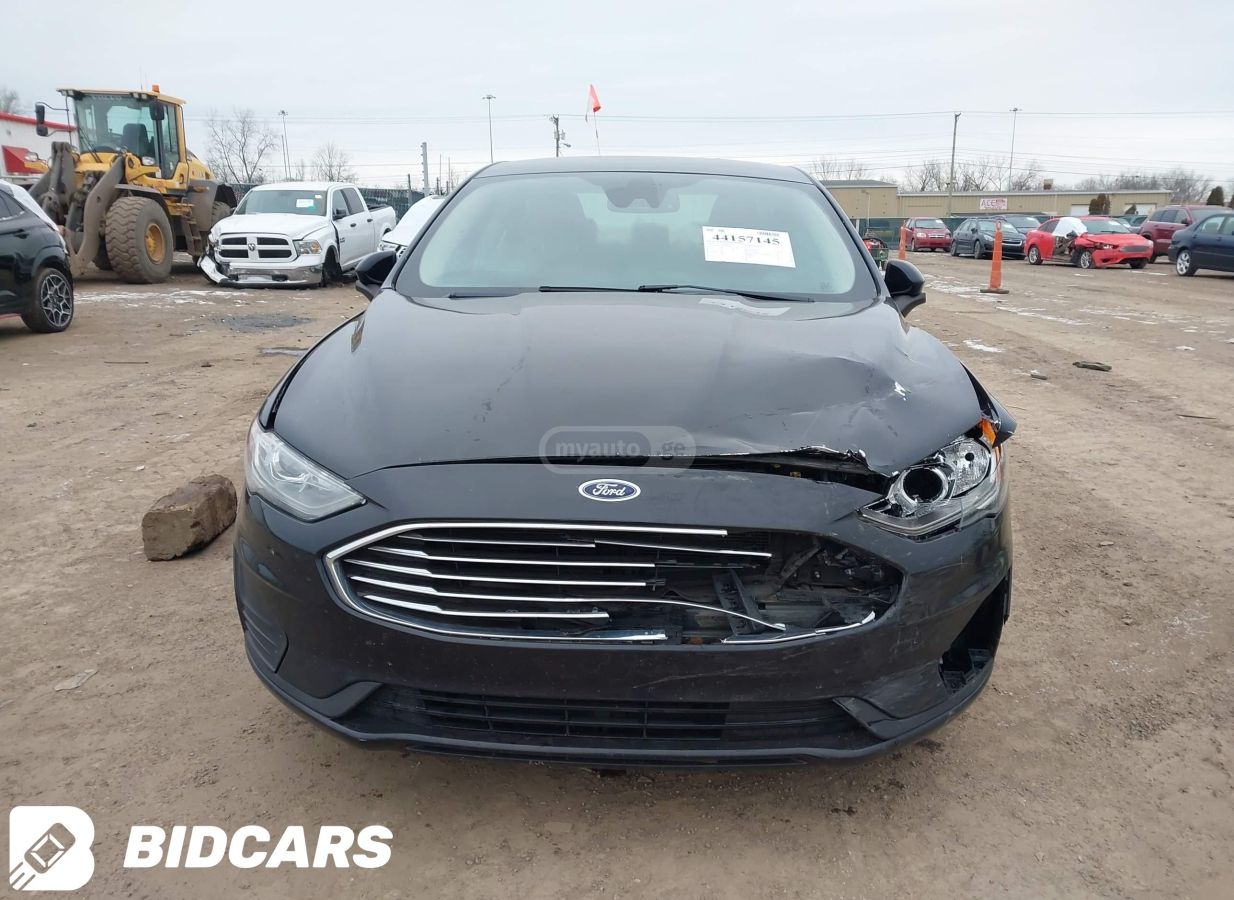 Ford Fusion - фото 4