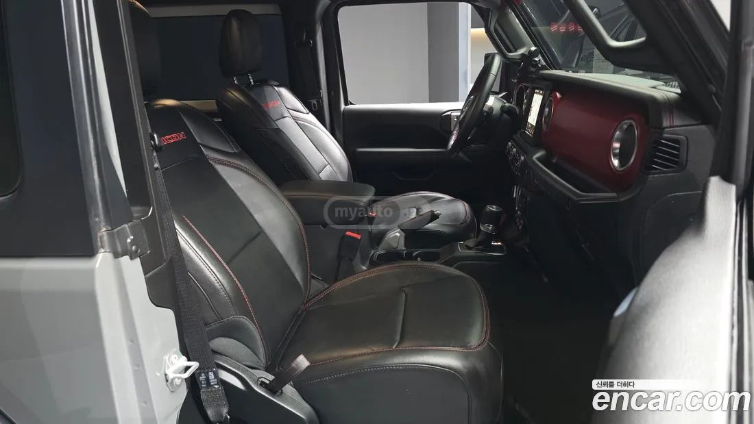 Jeep Wrangler - фото 11