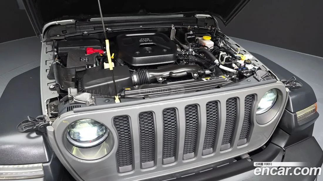 Jeep Wrangler - фото 6