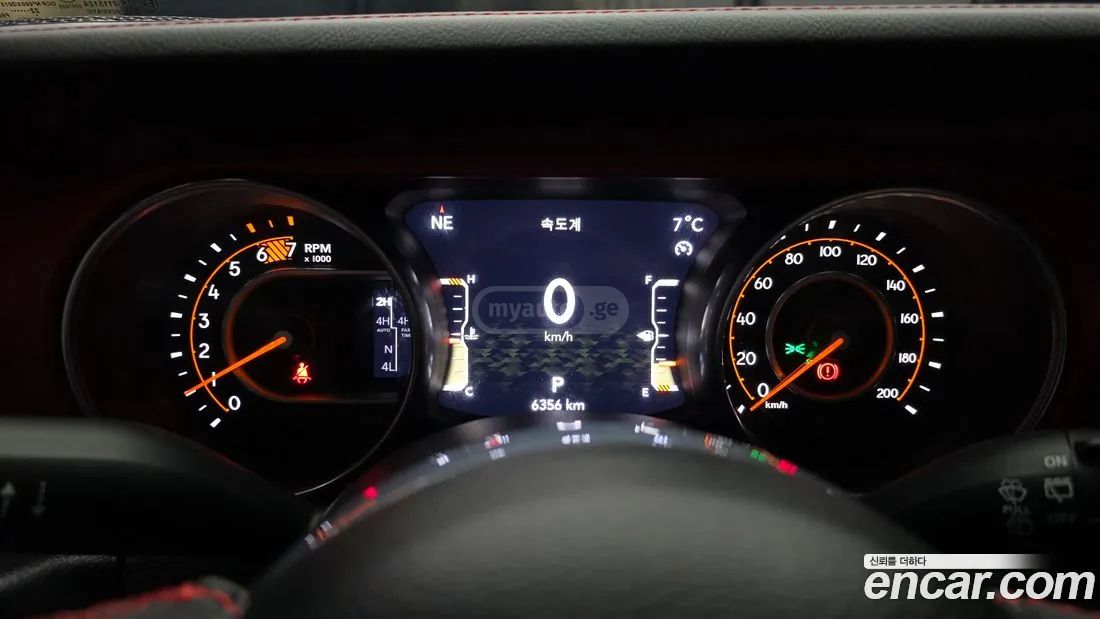 Jeep Wrangler - фото 8