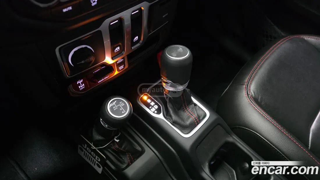 Jeep Wrangler - фото 9