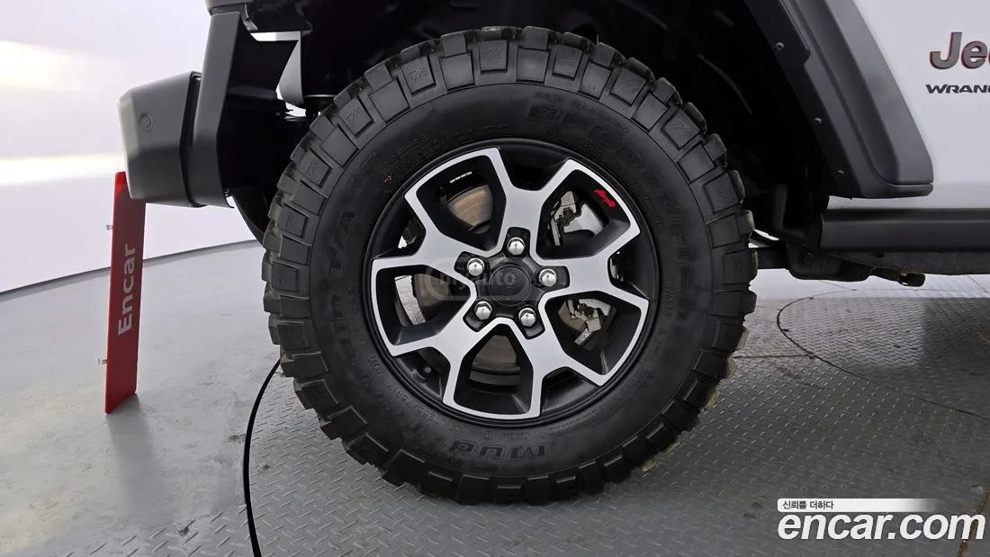 Jeep Wrangler - фото 5