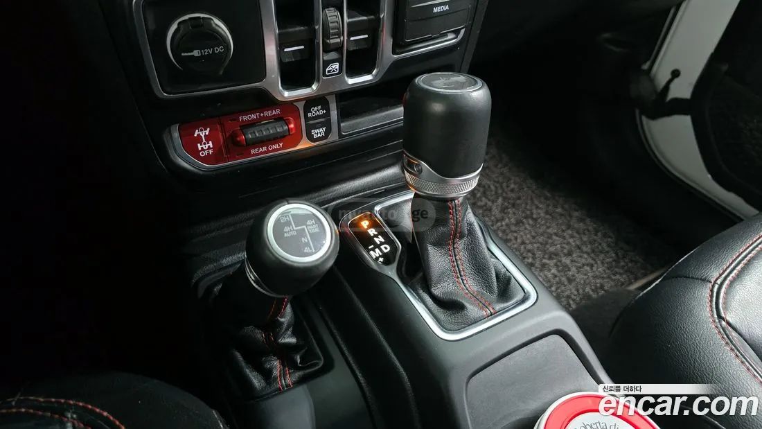 Jeep Wrangler - фото 9