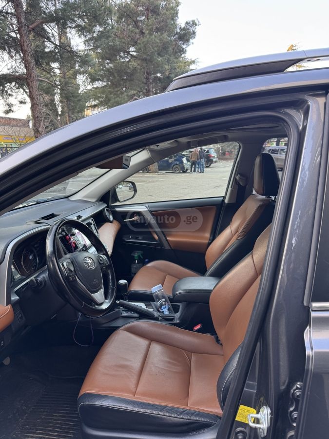 Toyota RAV 4 - фото 10