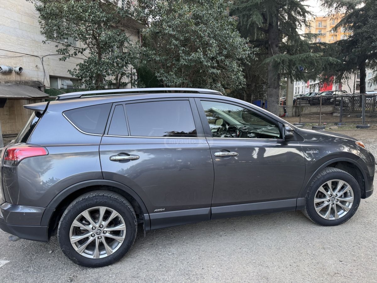 Toyota RAV 4 - фото 5