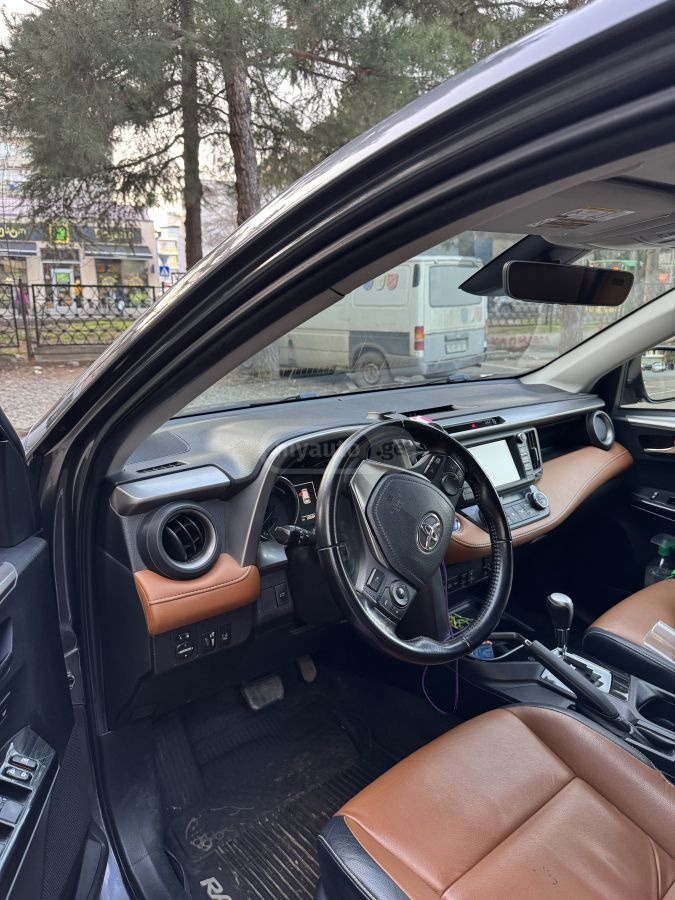 Toyota RAV 4 - фото 6