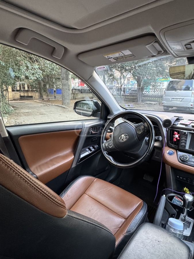 Toyota RAV 4 - фото 7