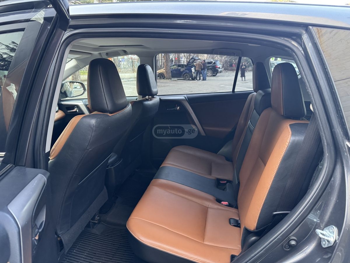 Toyota RAV 4 - фото 9
