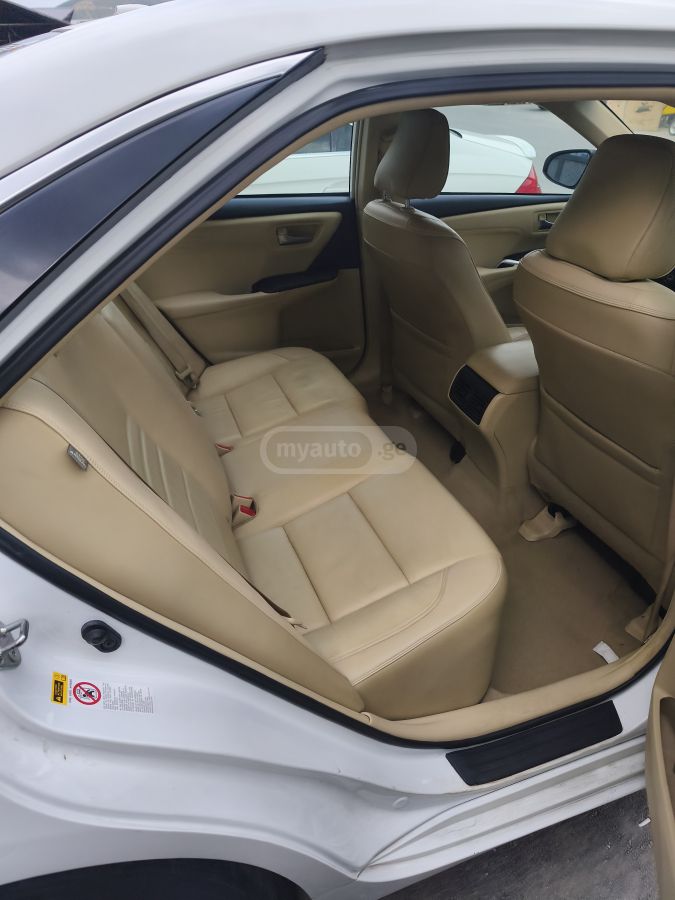 Toyota Camry - фото 4