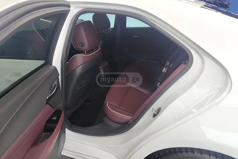 Cadillac CT4 2022 — миниатюра 11