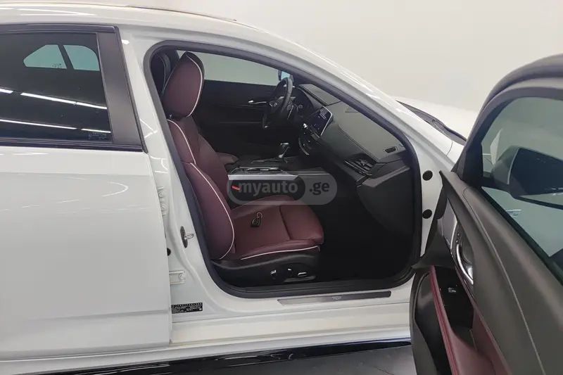 Cadillac CT4 2022 — миниатюра 12