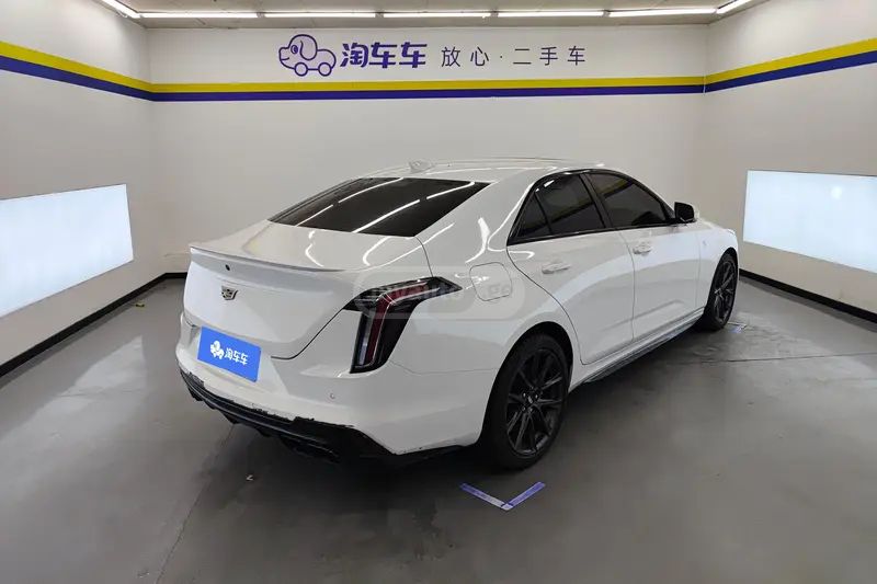 Cadillac CT4 2022 — миниатюра 3