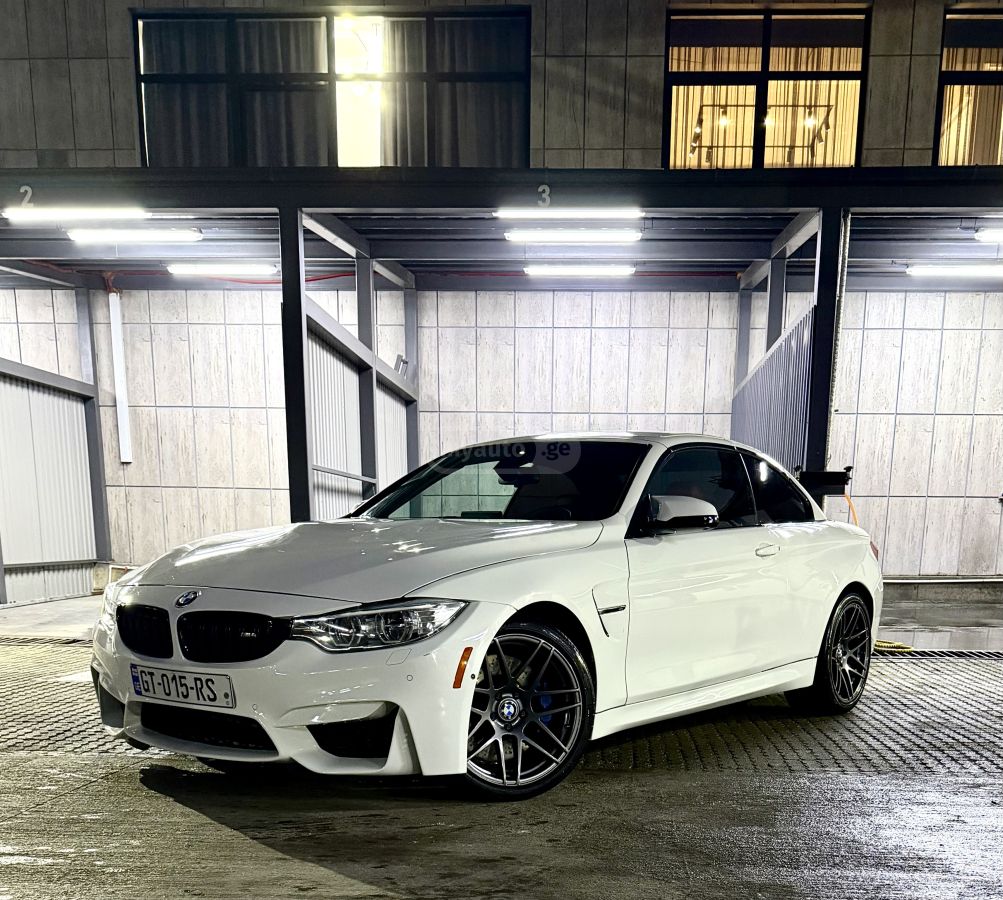 BMW M4 - фото 1