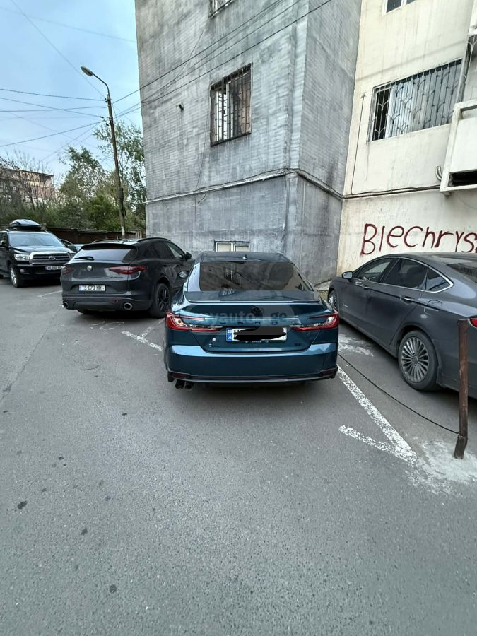 Toyota Camry - фото 2