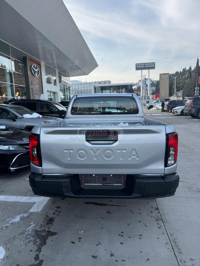 Toyota QH — миниатюра 3