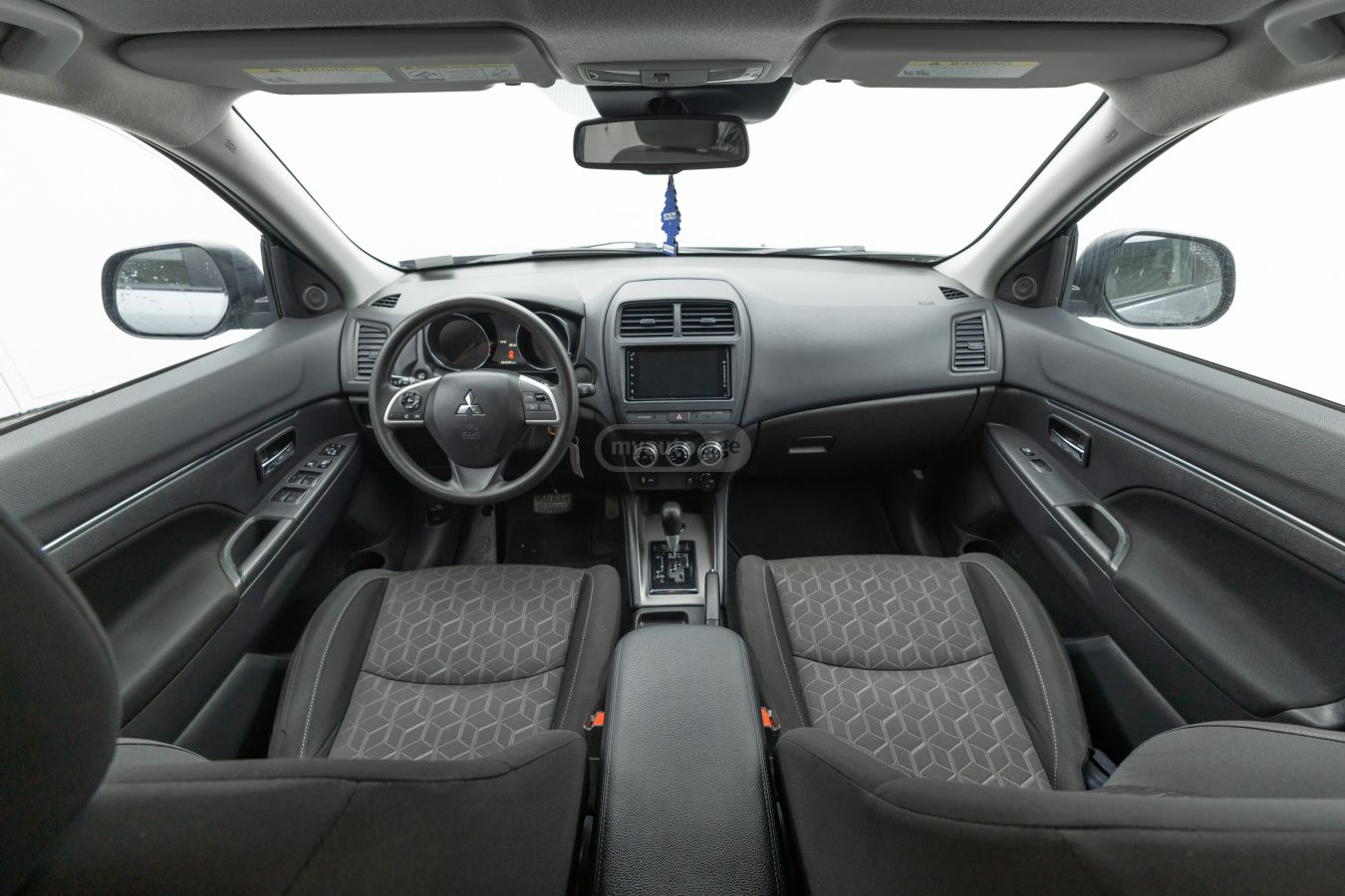 Mitsubishi Outlander - фото 9