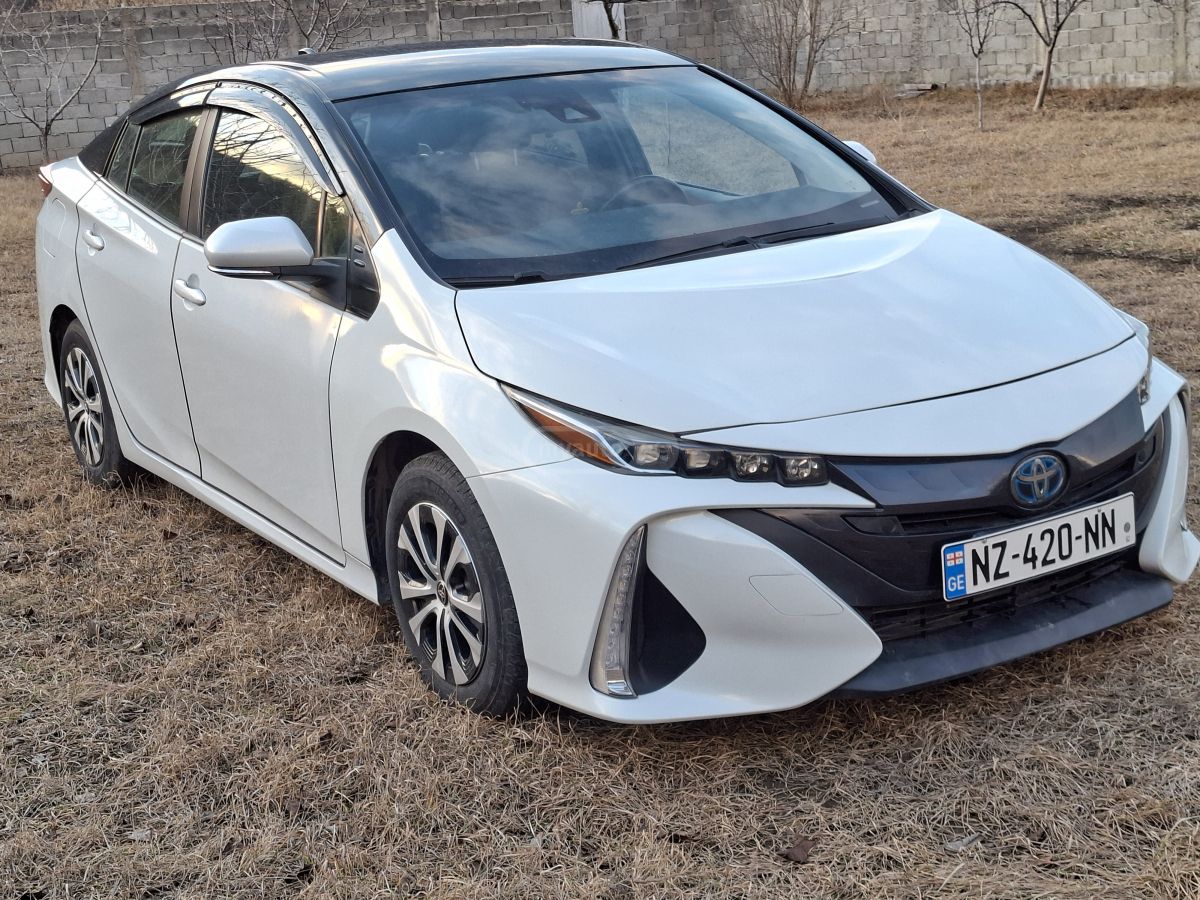 Toyota Prius Prime 2021 — миниатюра 1