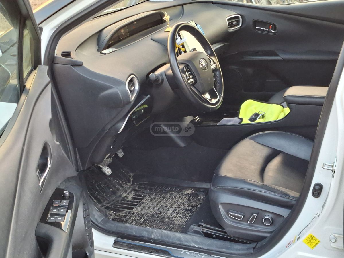 Toyota Prius Prime 2021 — миниатюра 5