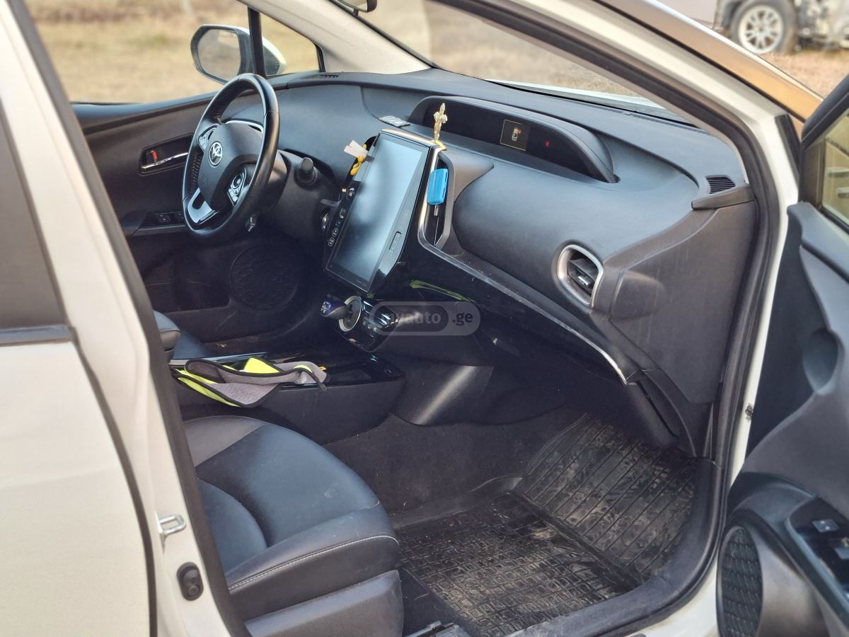 Toyota Prius Prime 2021 — миниатюра 6