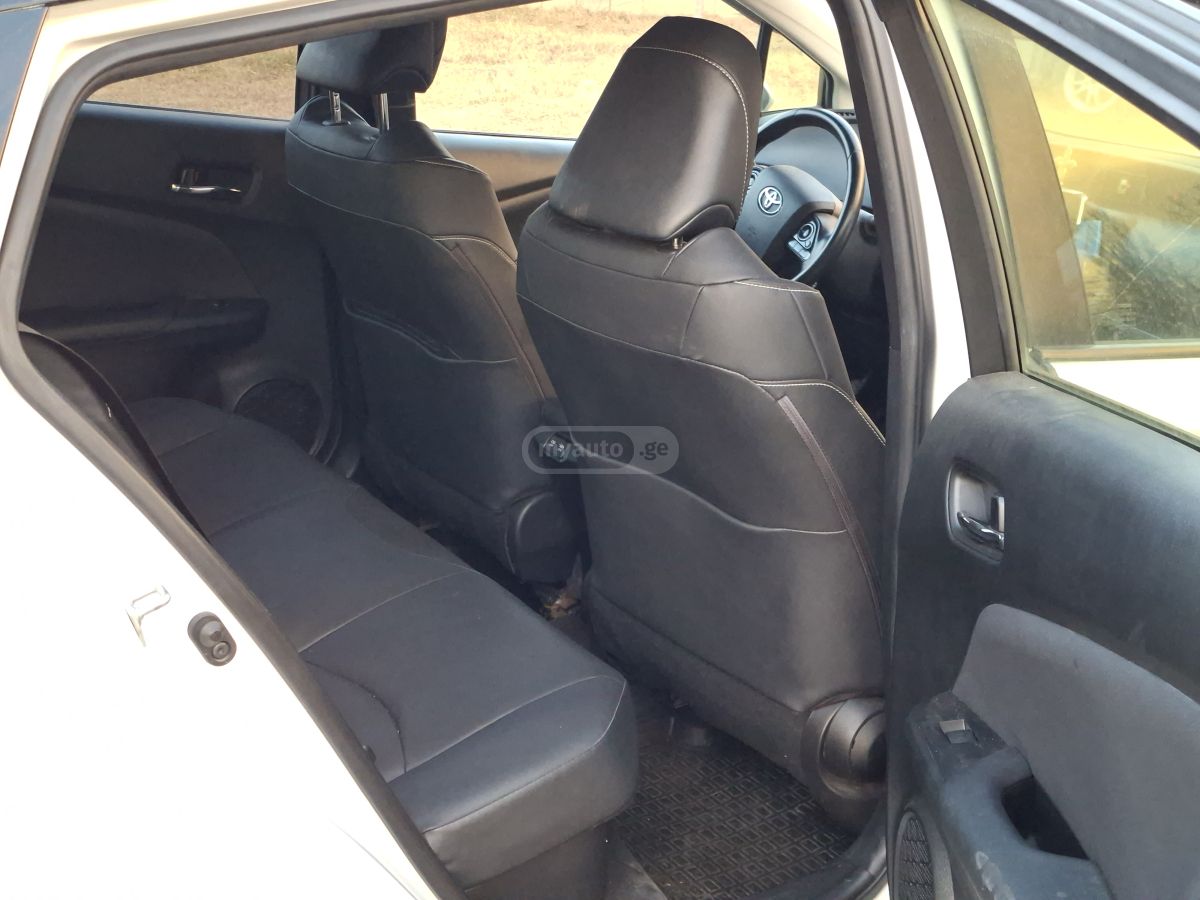 Toyota Prius Prime 2021 — миниатюра 9