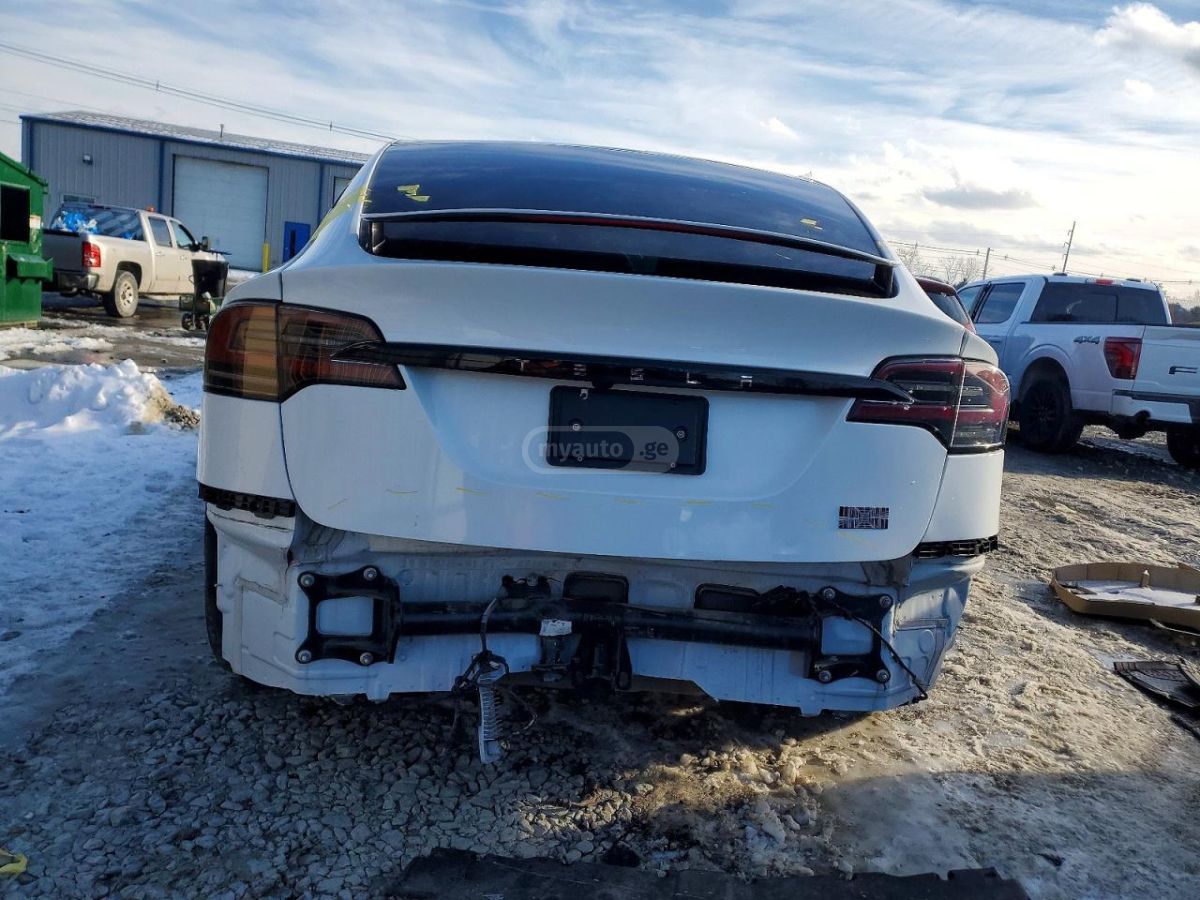 Tesla Model X - фото 6