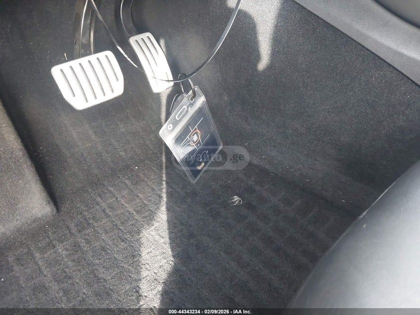 Tesla Model Y - фото 11