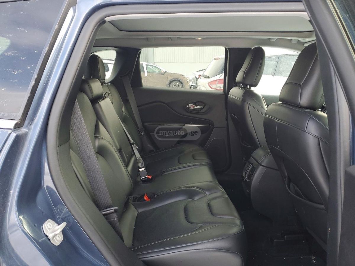 Jeep Cherokee - фото 11