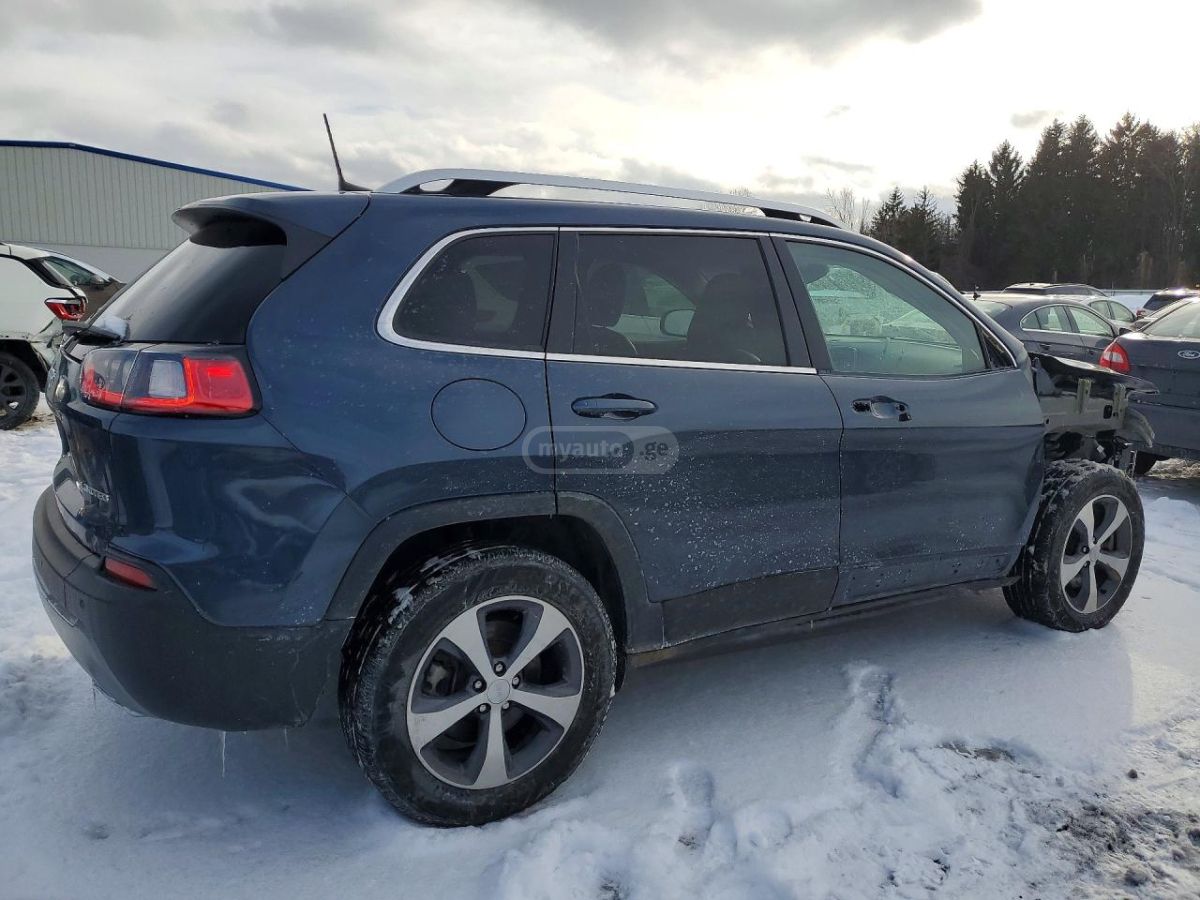 Jeep Cherokee - фото 3