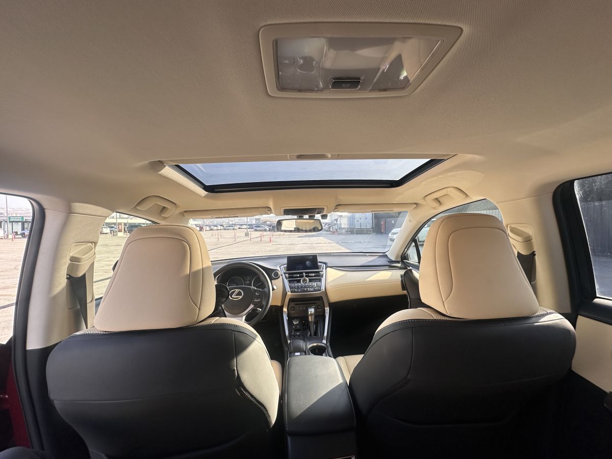 Lexus NX 300 - фото 10