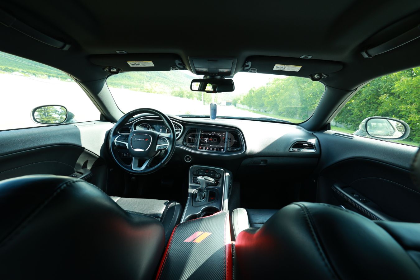 Dodge Challenger - фото 8