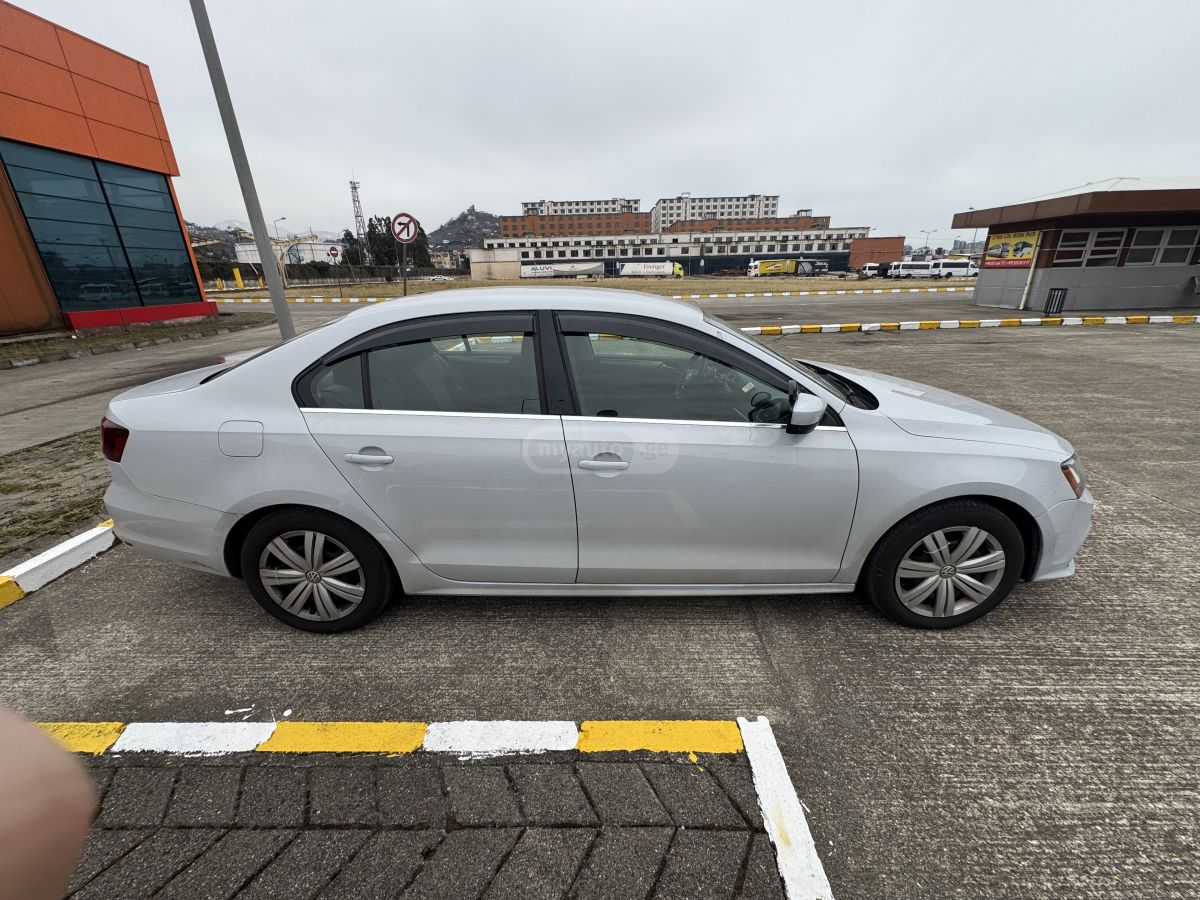 Volkswagen Jetta - фото 2