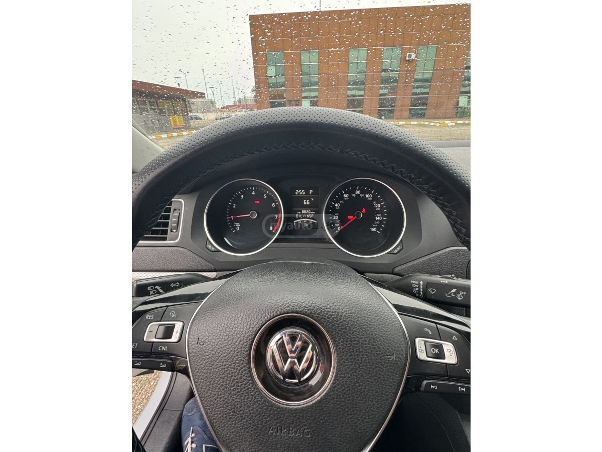 Volkswagen Jetta - фото 7