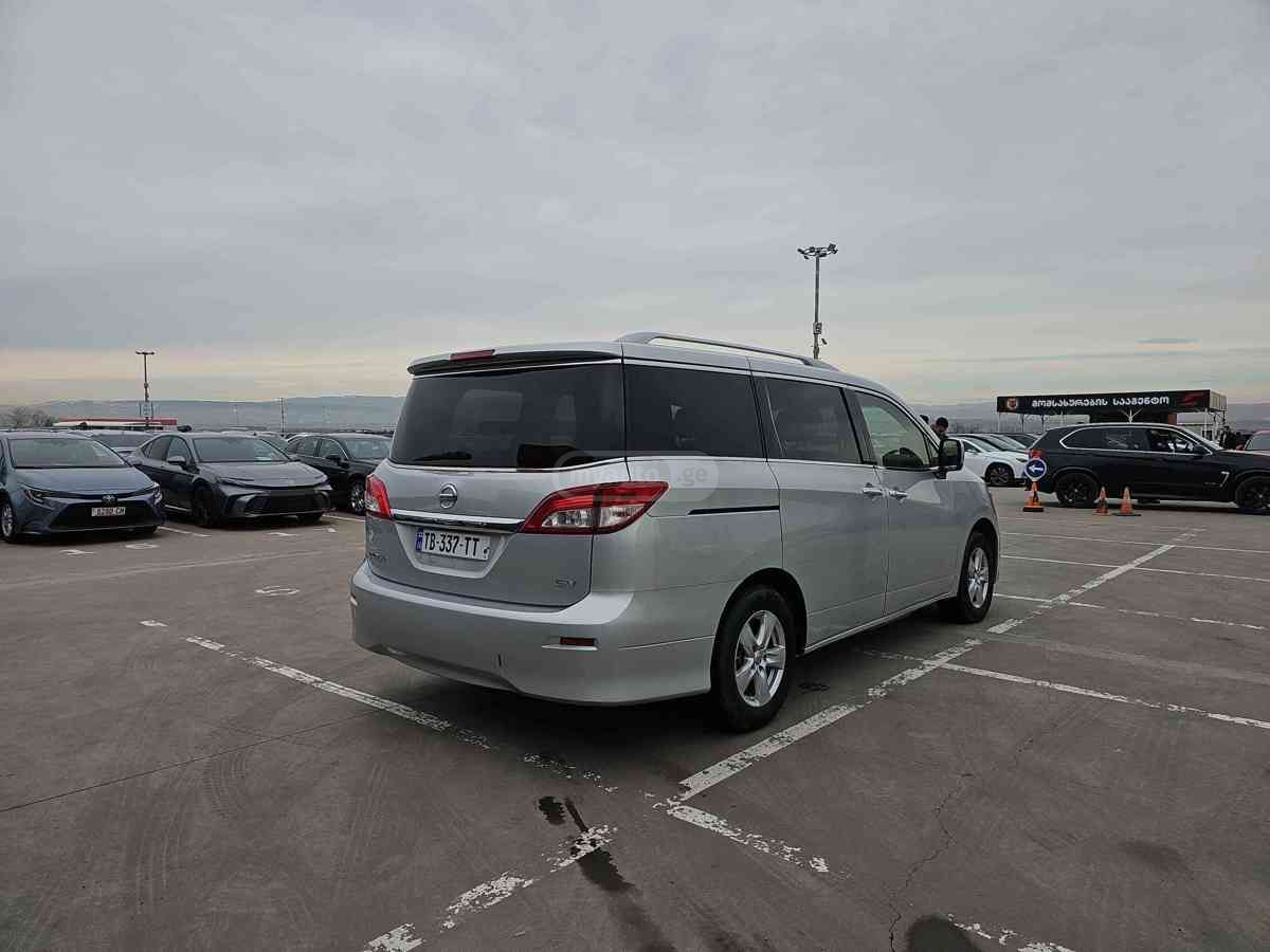 Nissan Quest - фото 4
