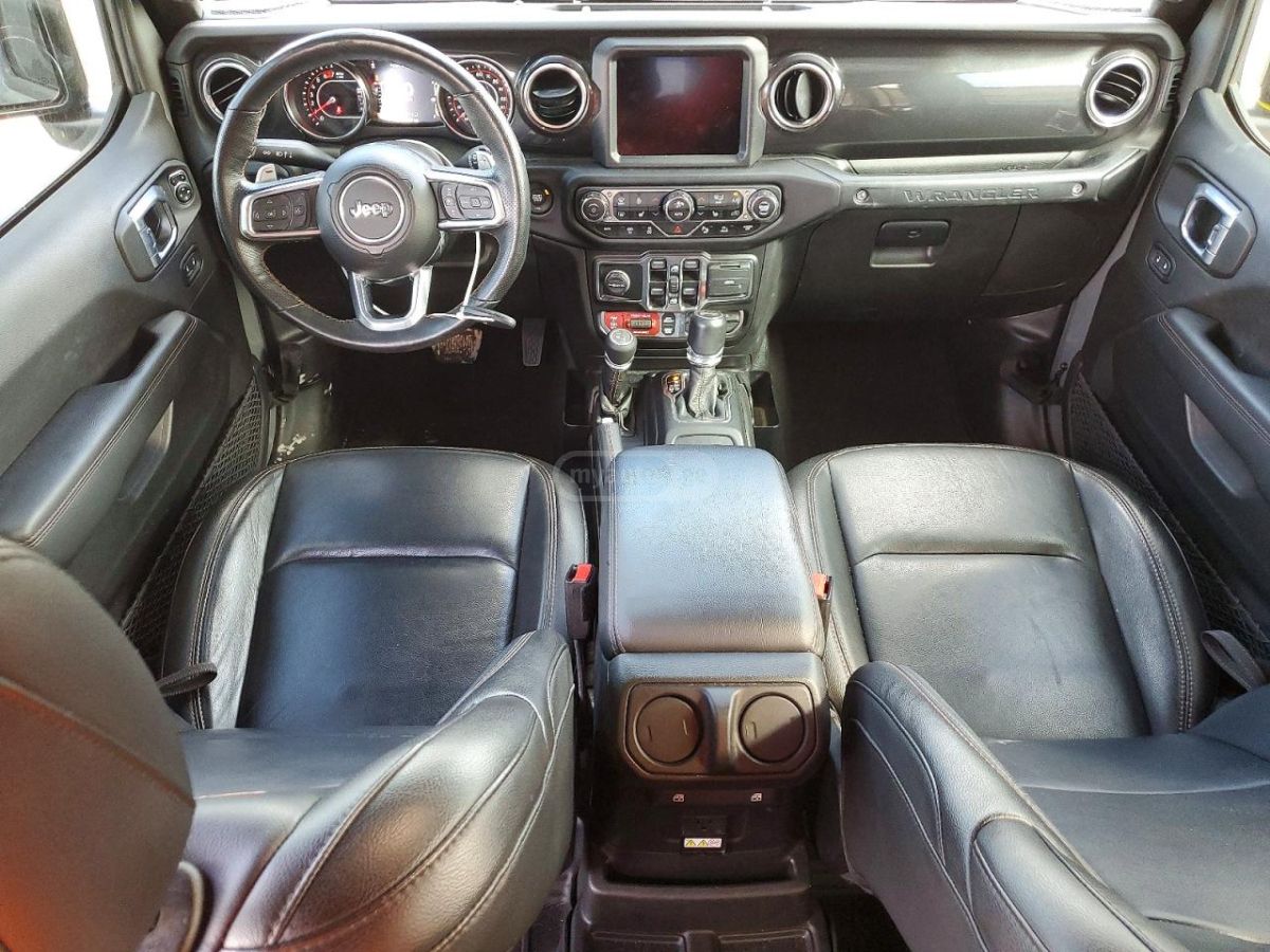 Jeep Wrangler - фото 8