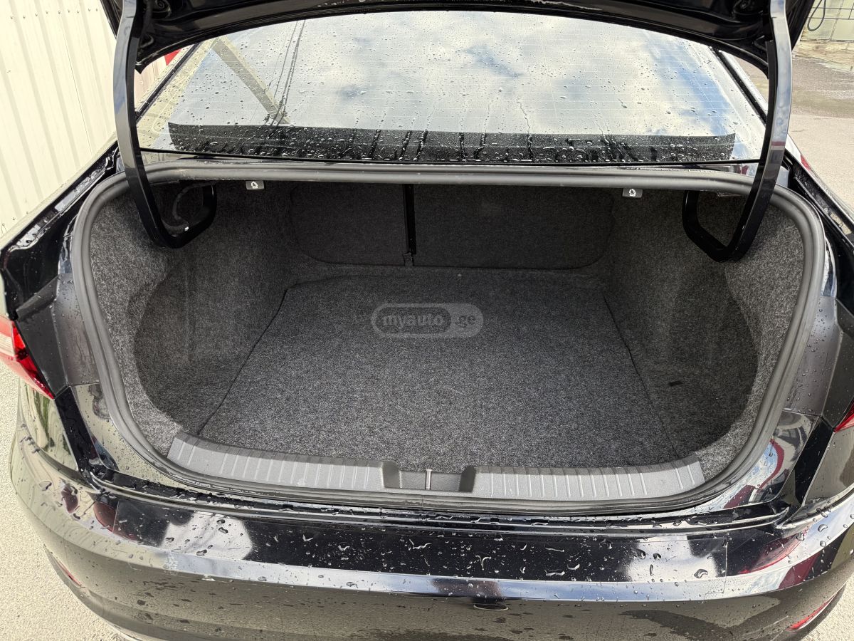 Volkswagen Jetta - фото 11